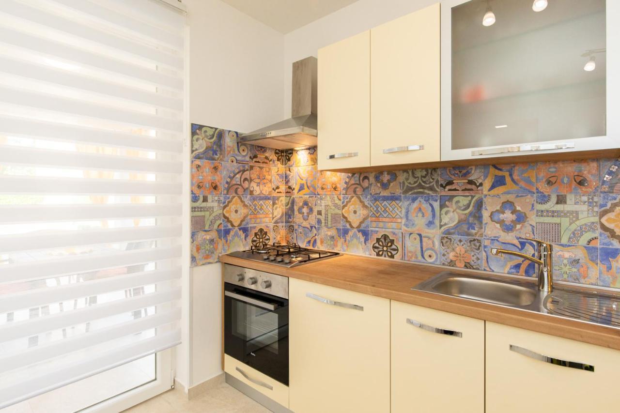 Apartman Ivona U Prizemlju Malinska Exterior photo